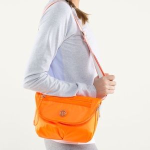 Lululemon festival bag